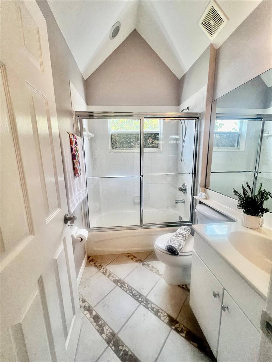 GALLERY/RIDGEWOOD LAKES - Residential Lease