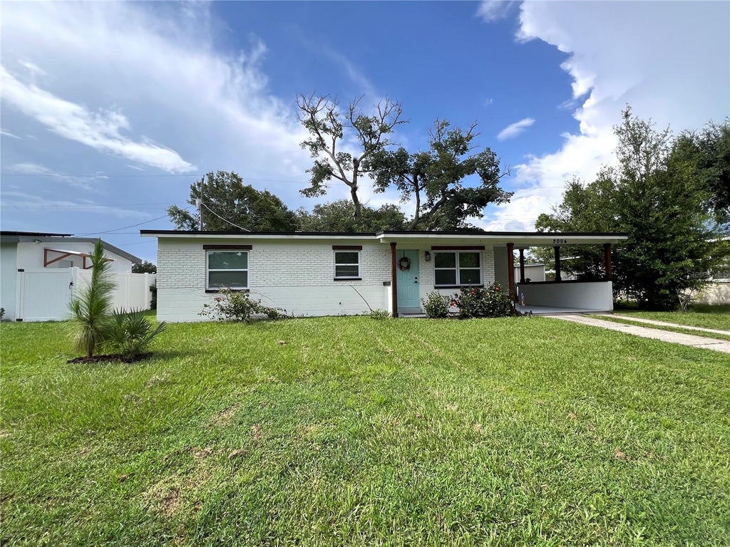 Photo of 2004 E Broad Street, Tampa, FL 33610 (MLS # TB8529509)