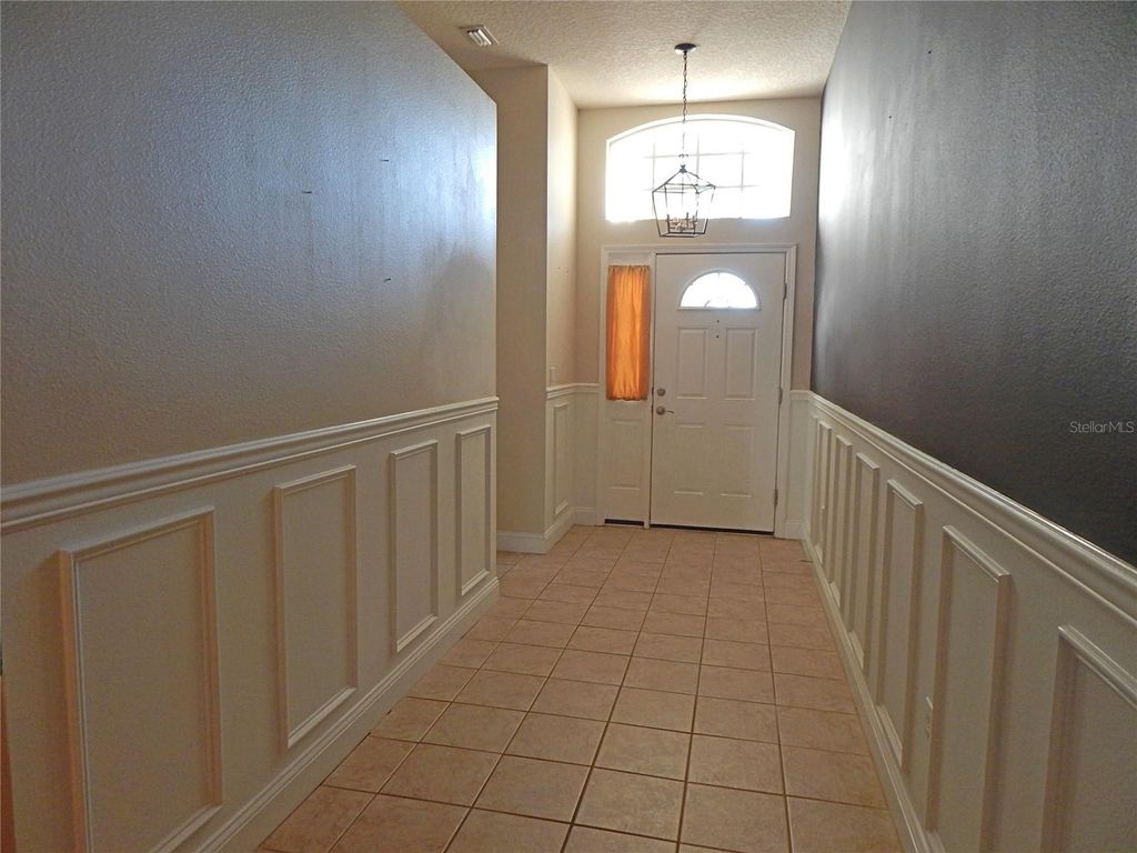 Photo of 6519 Bridgecrest Drive, Lithia, FL 33547 (MLS # TB8487901)