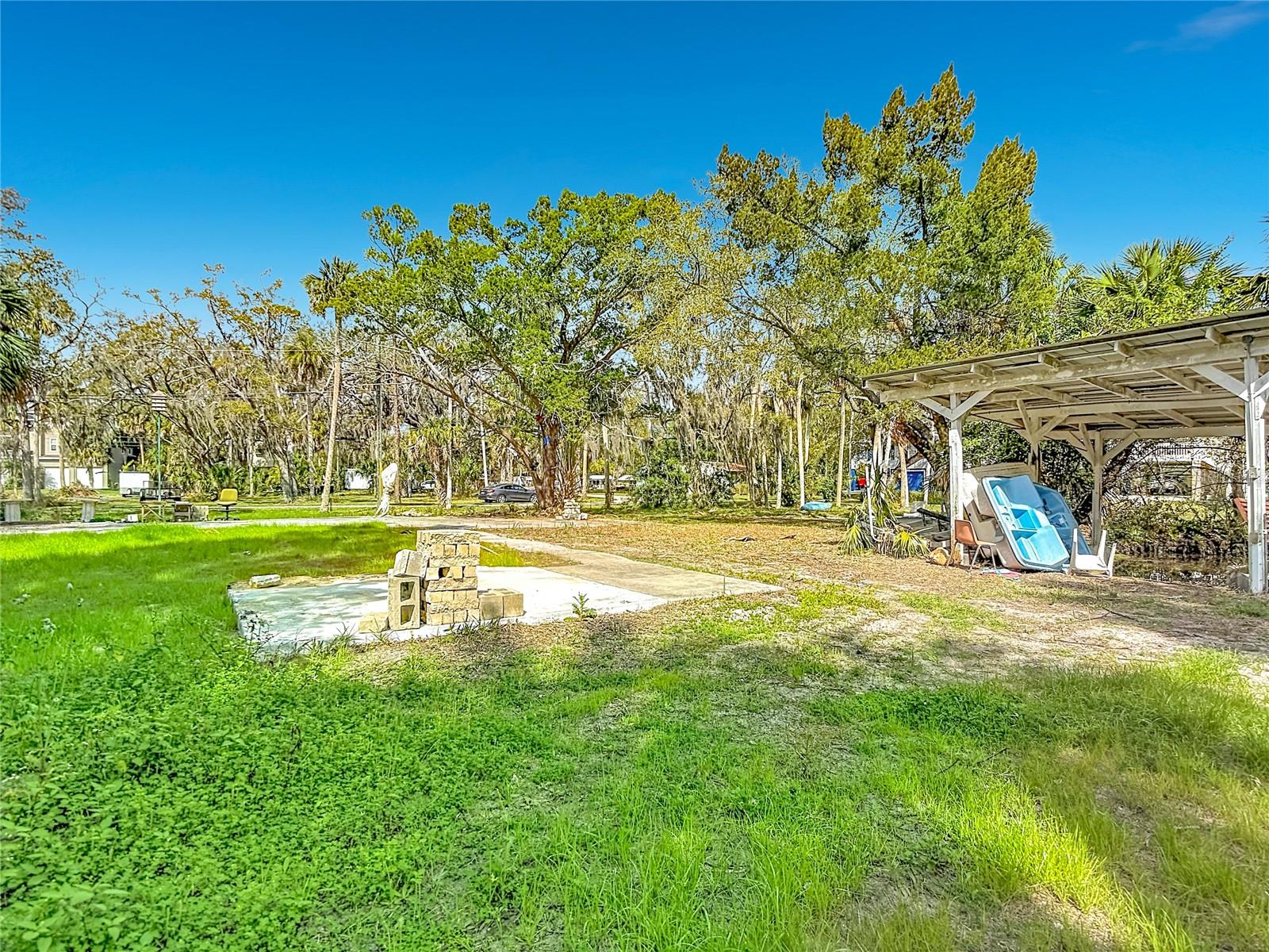 OAKLEYS MUD RIVER SUB UNREC - Land