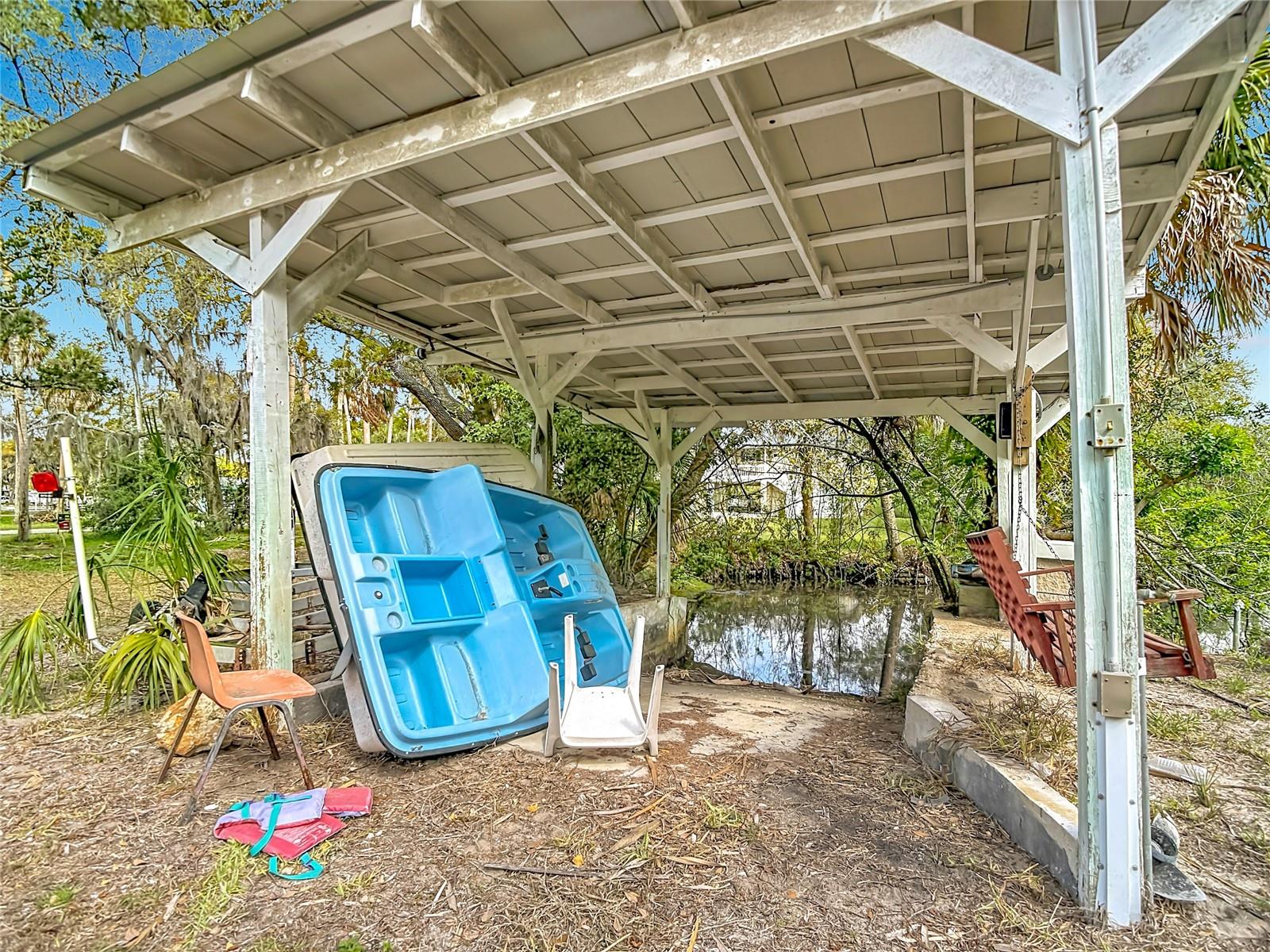 OAKLEYS MUD RIVER SUB UNREC - Land