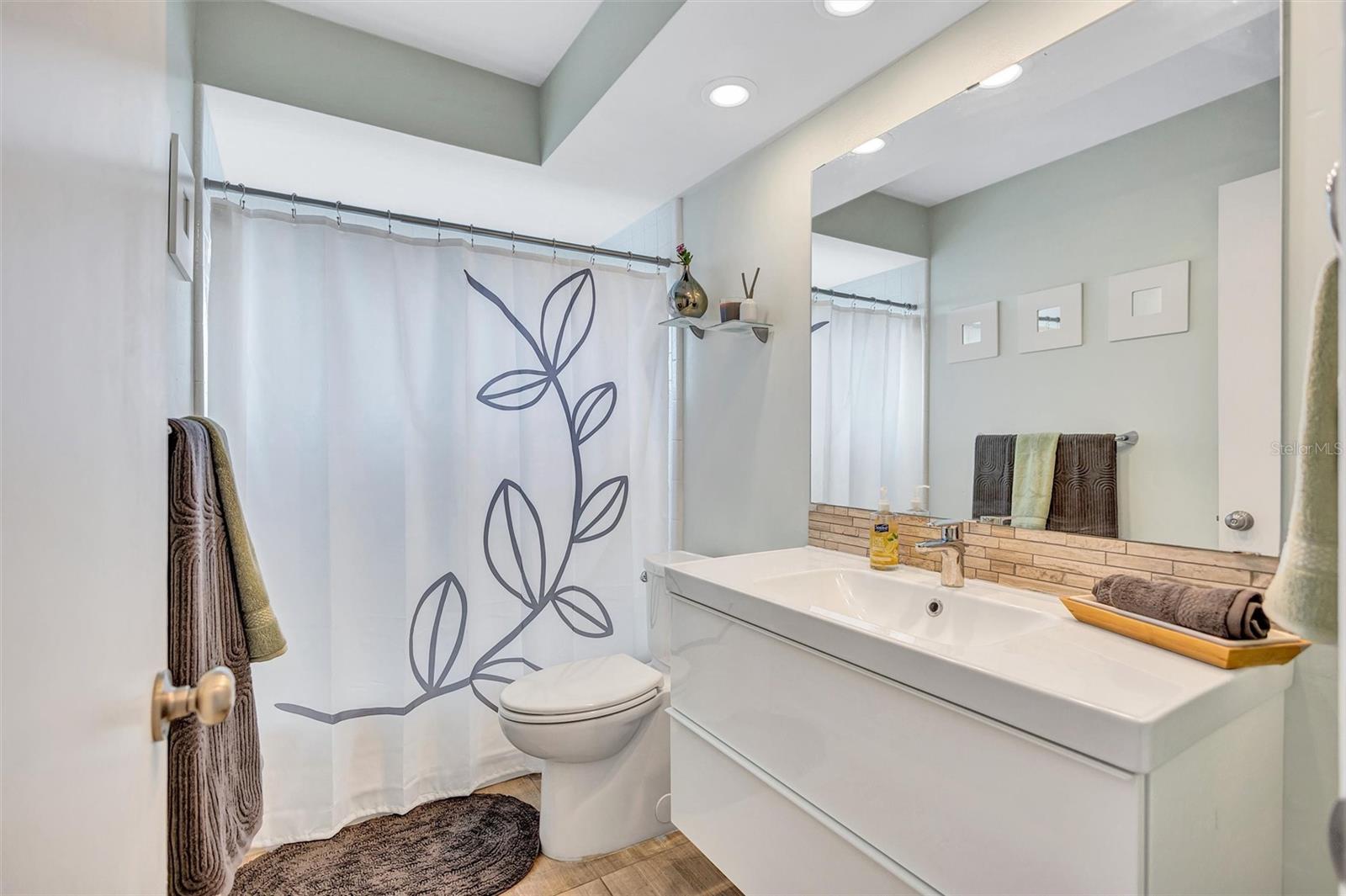 LEWIS ISLAND - Residential