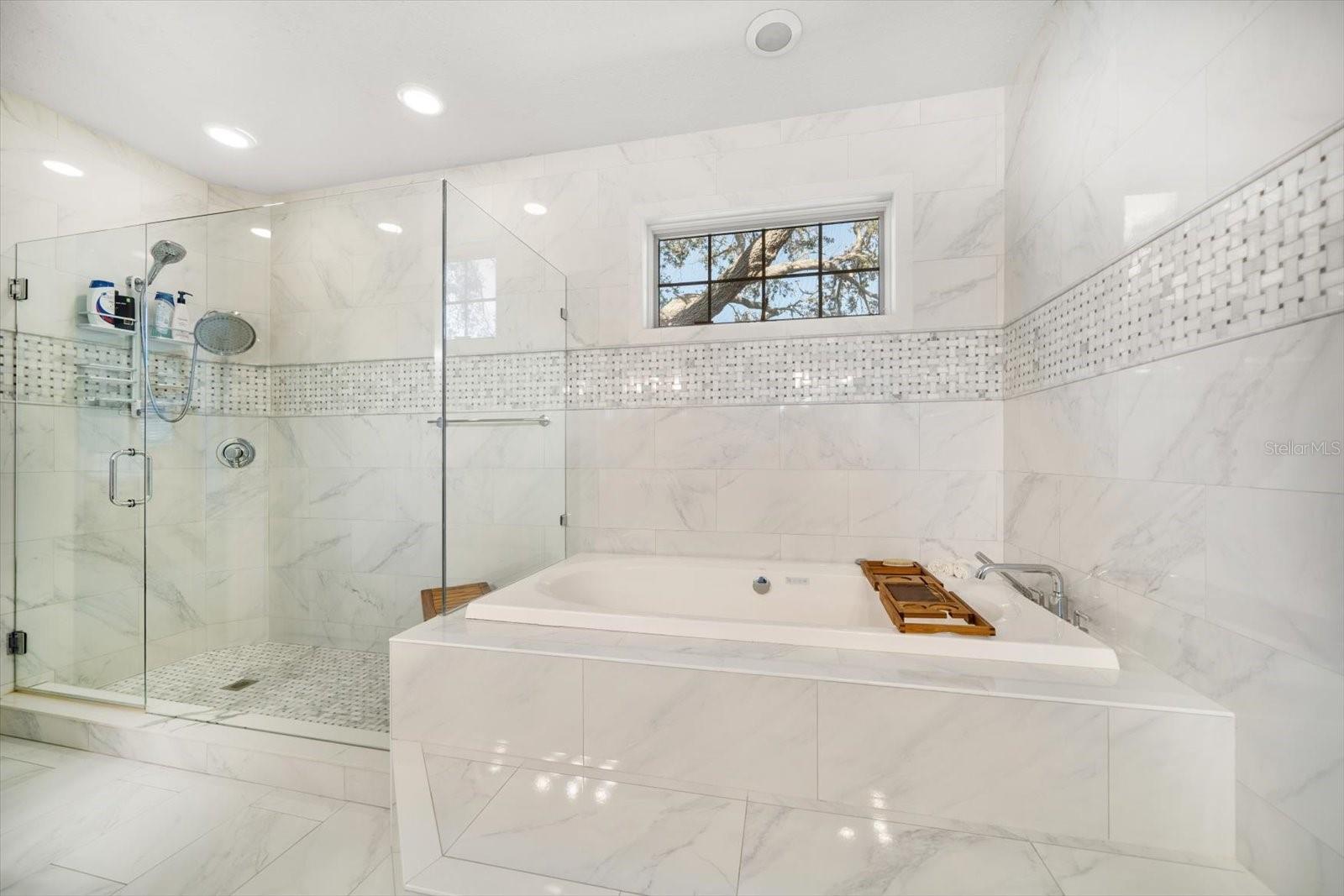 COACHMAN LAKES ESTATES - Residential