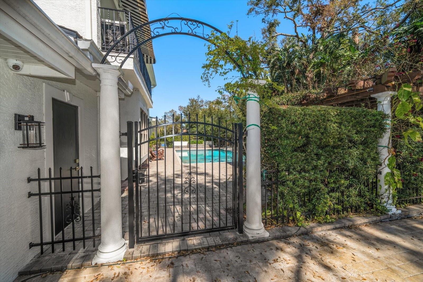 COACHMAN LAKES ESTATES - Residential