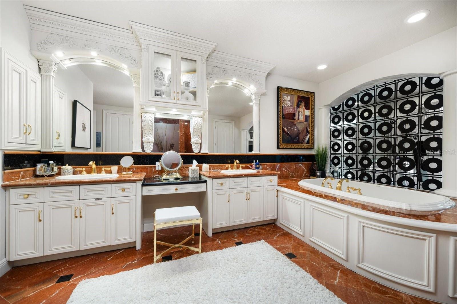 COACHMAN LAKES ESTATES - Residential