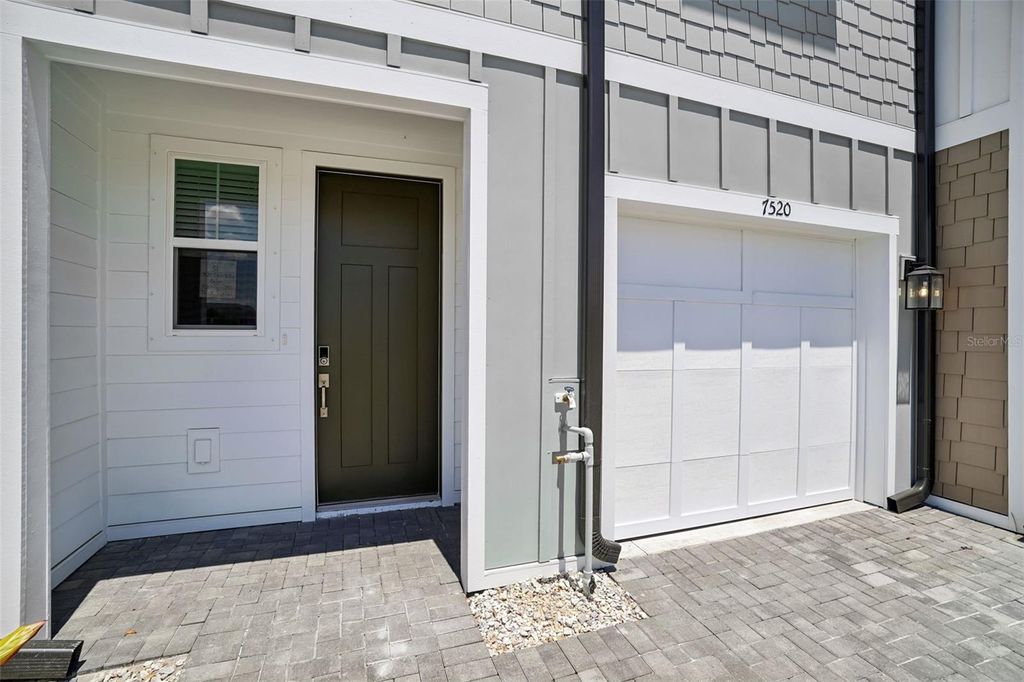 Photo of 7520 Deer Valley Cir, Tampa, FL 33635 (MLS # TB8510176)