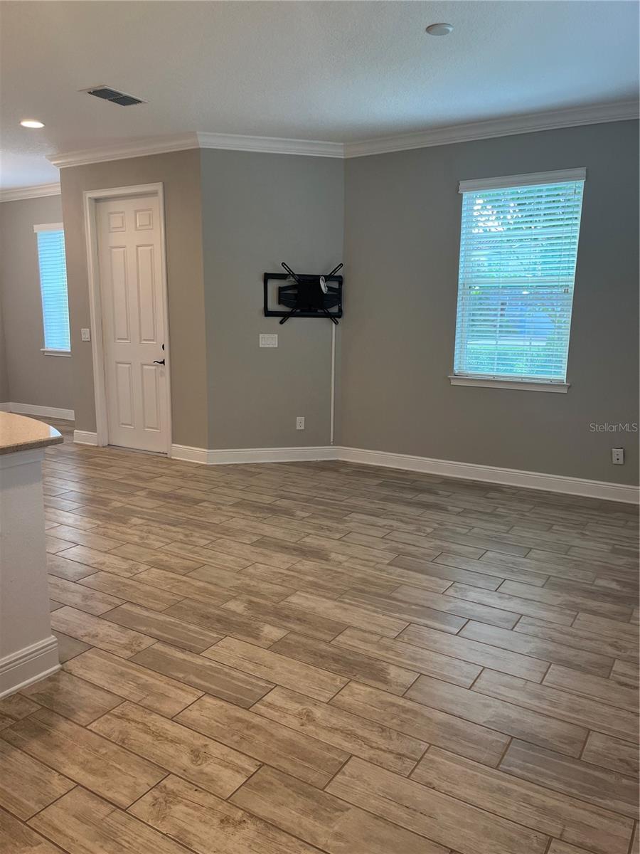 9938 EAGLE CREEK CENTER BOULEVARD