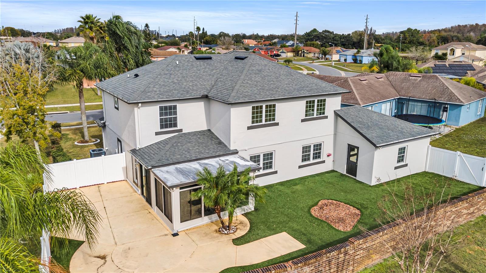 LAUREL RUN AT CRESCENT LAKES - Residential