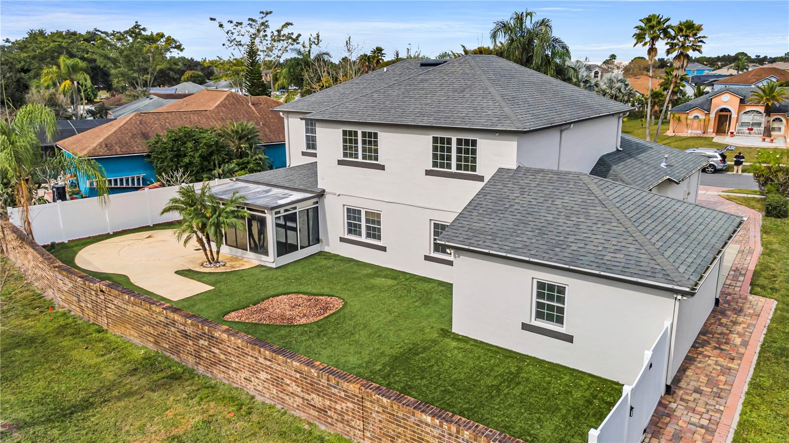 LAUREL RUN AT CRESCENT LAKES - Residential