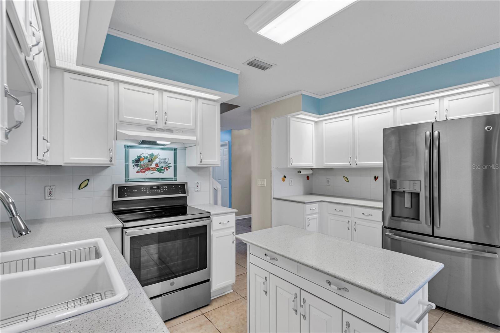 LAUREL RUN AT CRESCENT LAKES - Residential