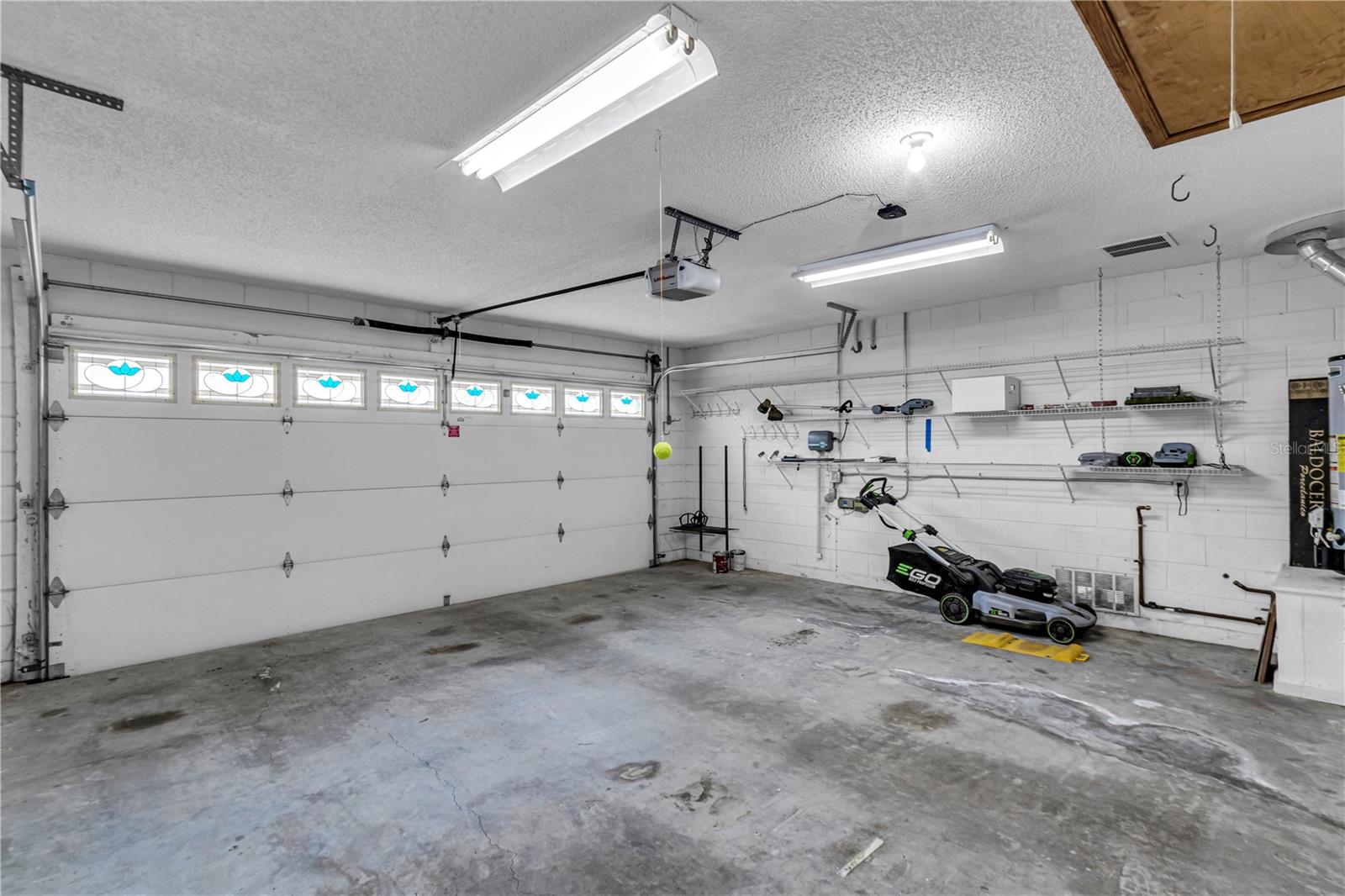 LAUREL RUN AT CRESCENT LAKES - Residential