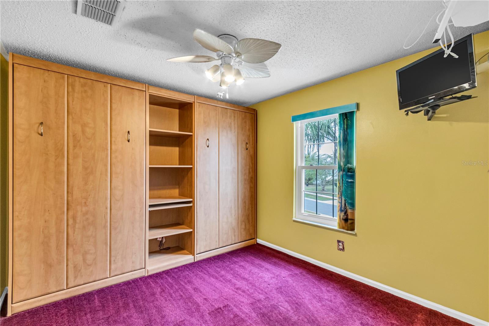 LAUREL RUN AT CRESCENT LAKES - Residential