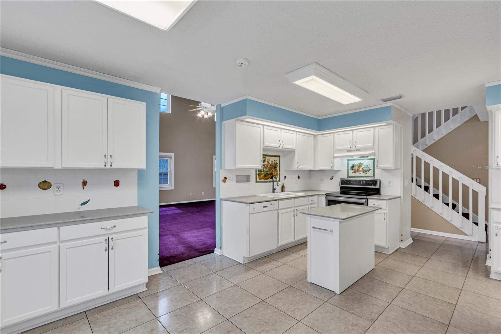 LAUREL RUN AT CRESCENT LAKES - Residential