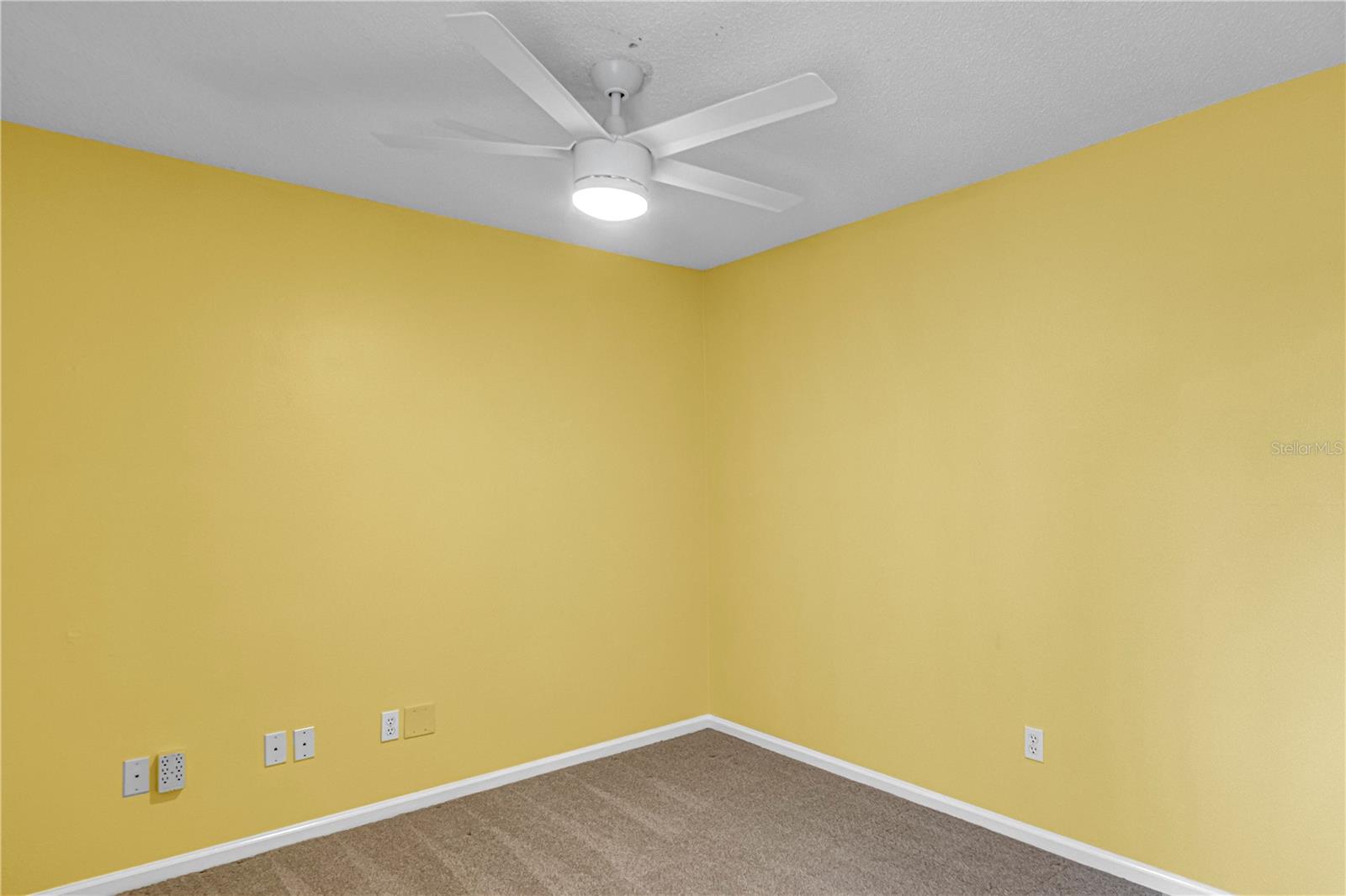 LAUREL RUN AT CRESCENT LAKES - Residential