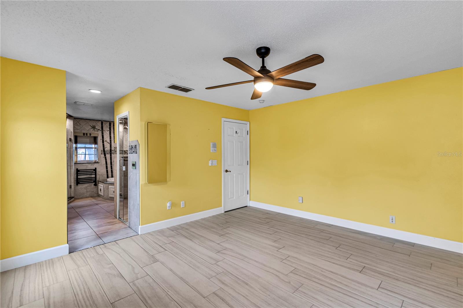 LAUREL RUN AT CRESCENT LAKES - Residential