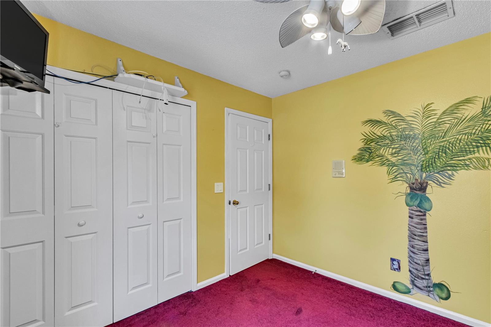 LAUREL RUN AT CRESCENT LAKES - Residential