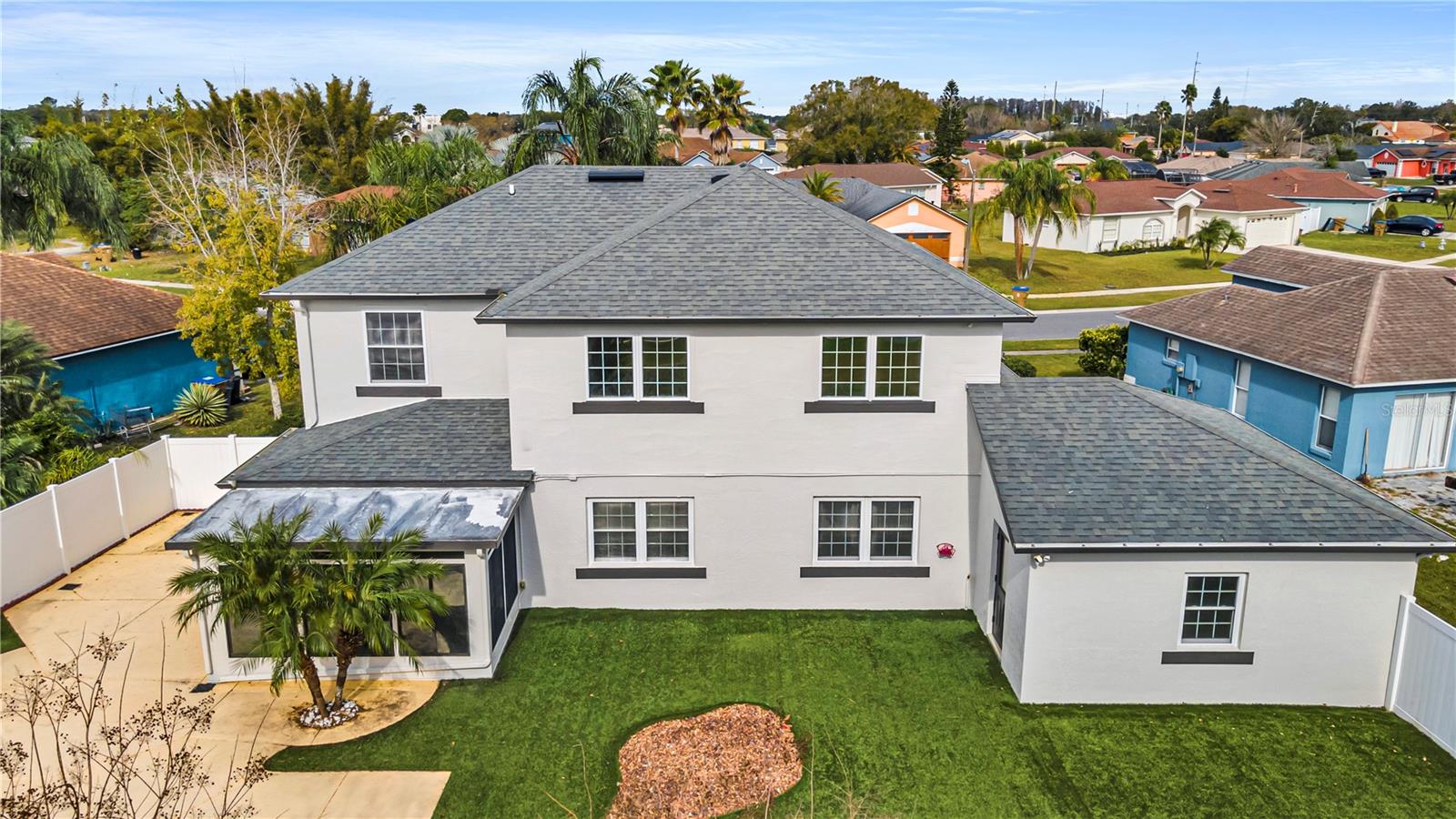 LAUREL RUN AT CRESCENT LAKES - Residential