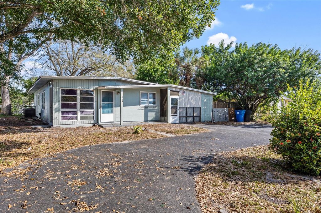 Photo of 7117 15th Street N, St Petersburg, FL 33702 (MLS # TB8450975)