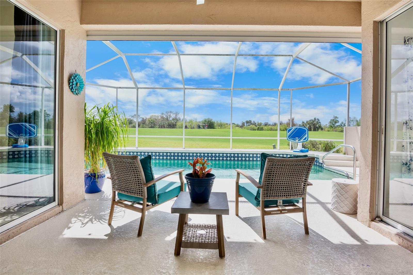 HERITAGE OAKS GOLF & COUNTRY CLUB - Residential
