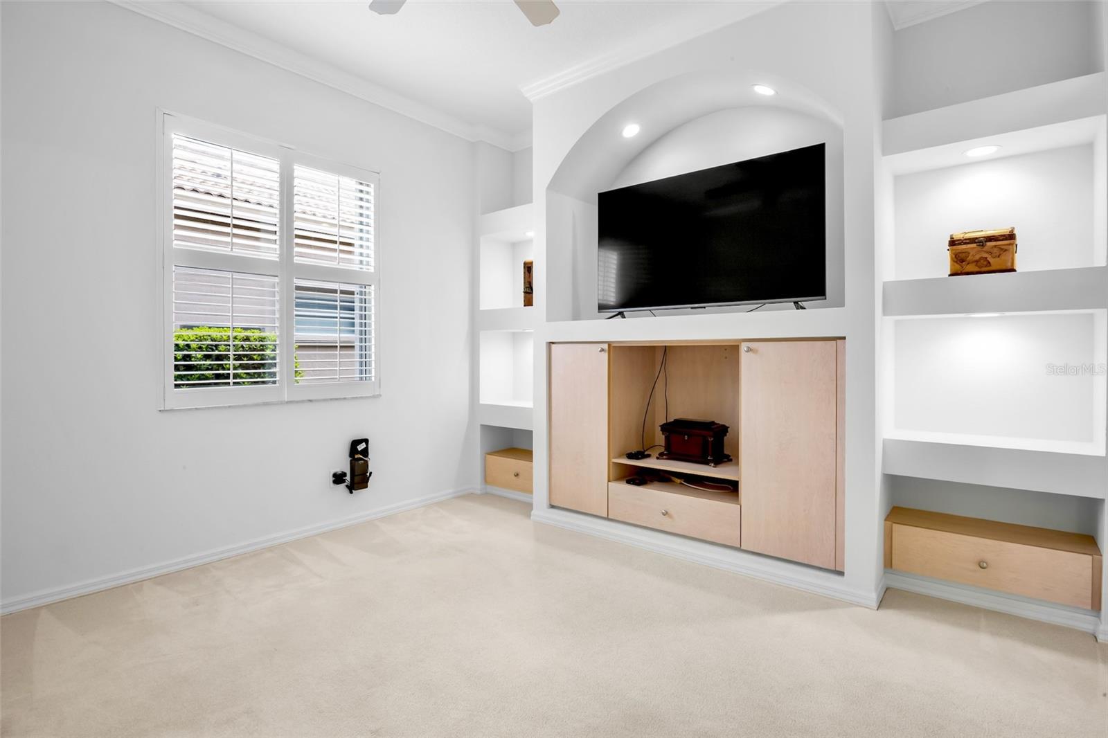 HERITAGE OAKS GOLF & COUNTRY CLUB - Residential