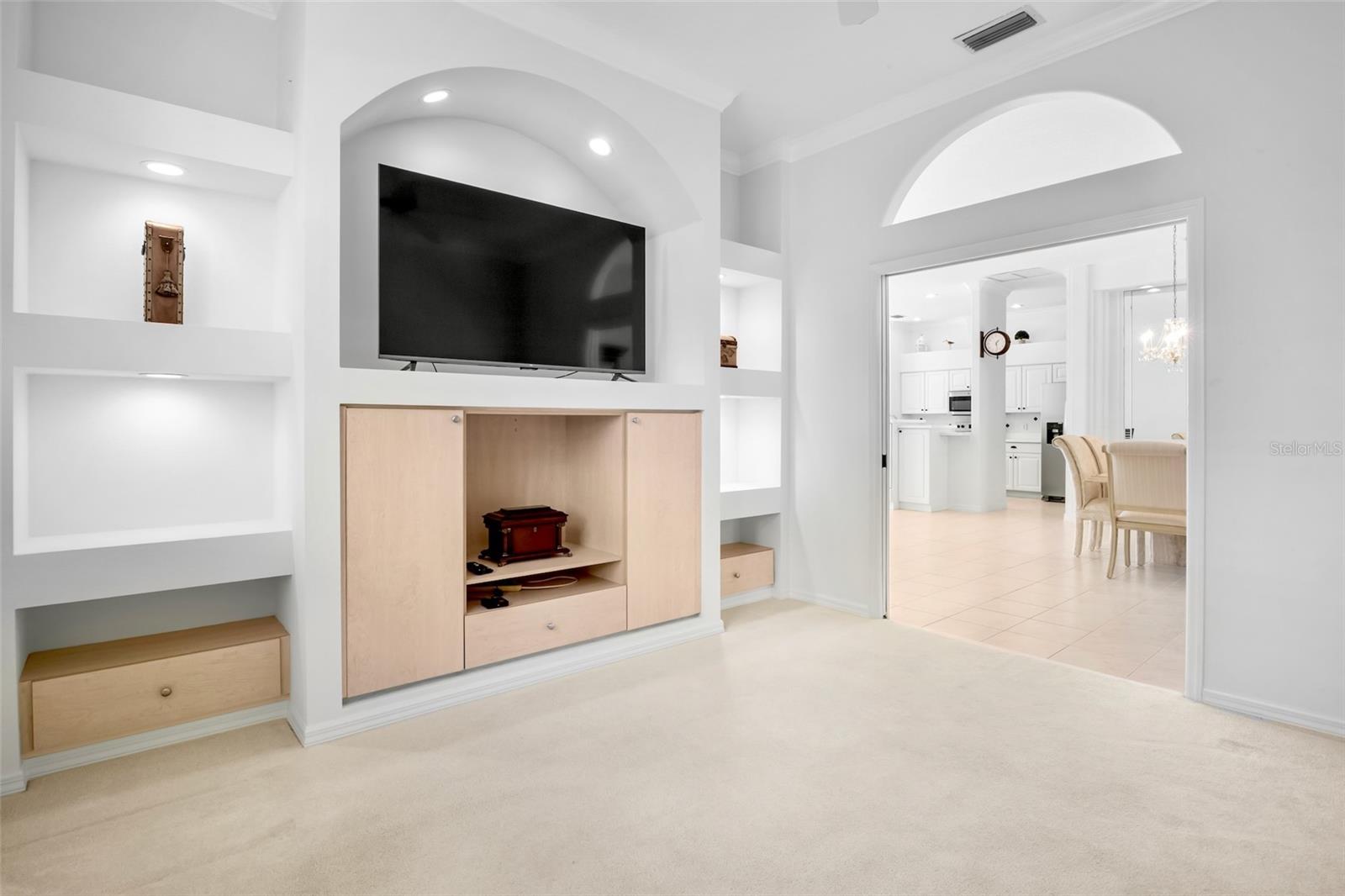 HERITAGE OAKS GOLF & COUNTRY CLUB - Residential