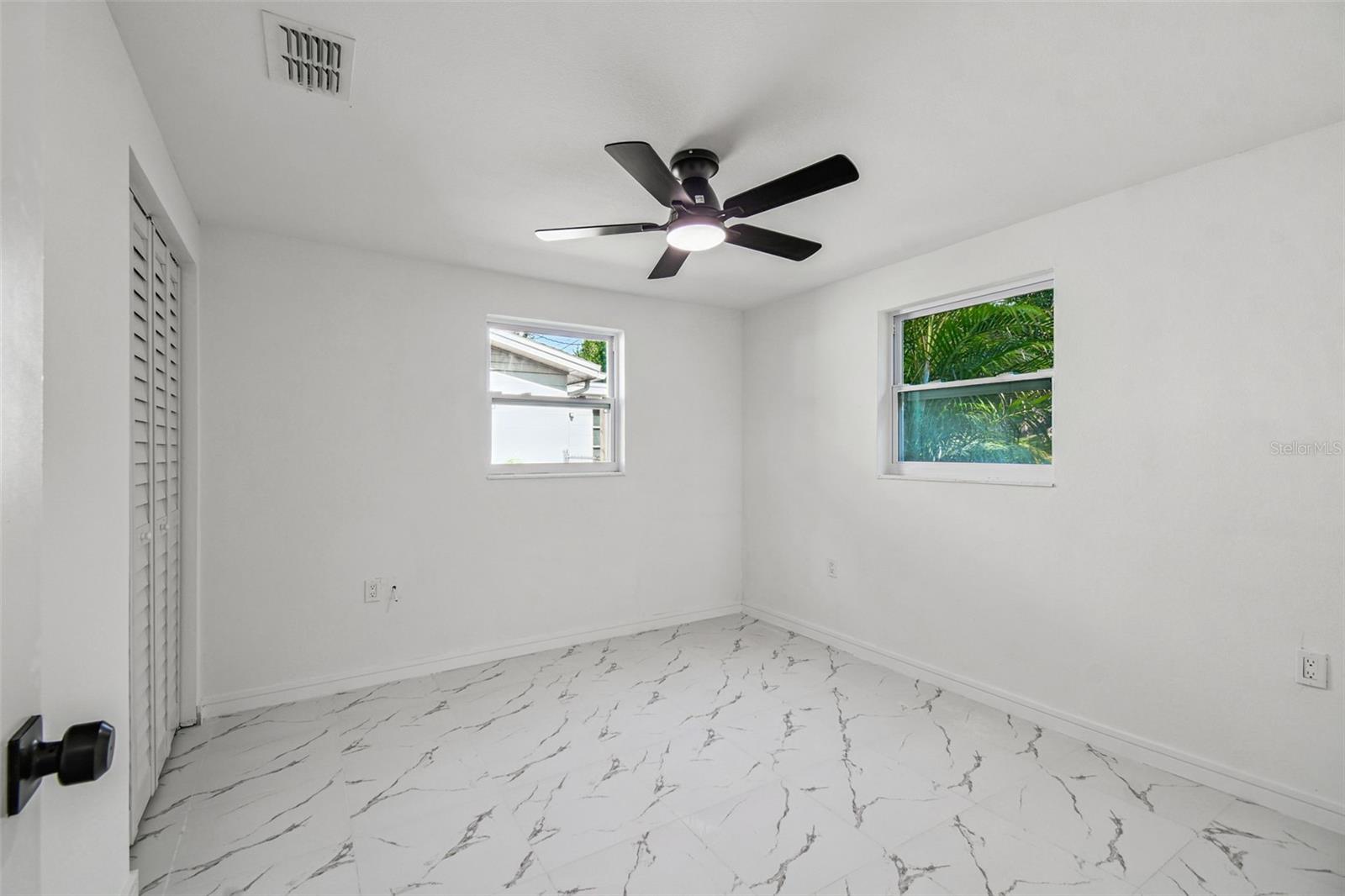 COLONIAL MANOR - Residential