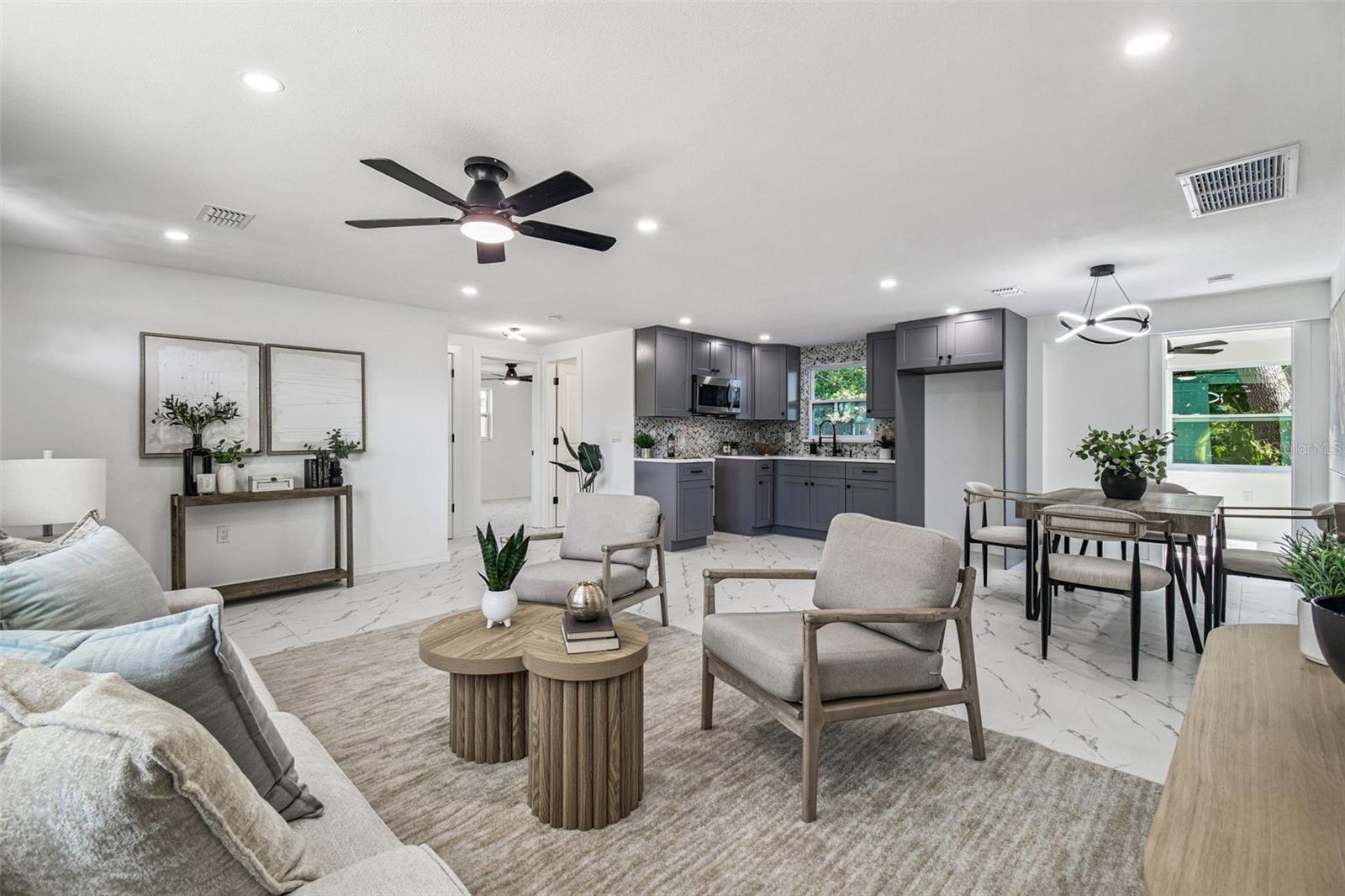 COLONIAL MANOR - Residential