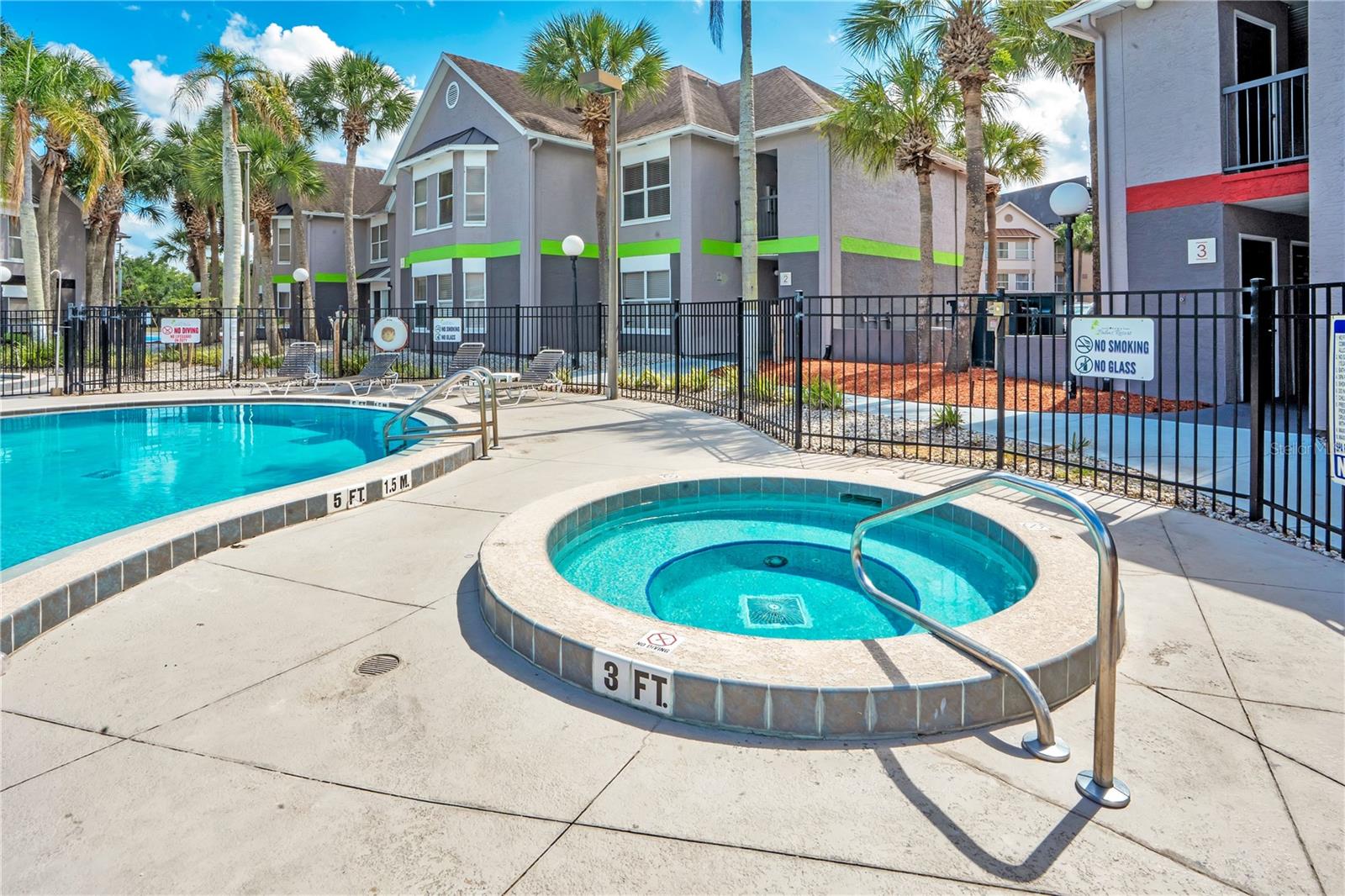 PARKWAY PALMS RESORT MAINGATE CONDO - Residential