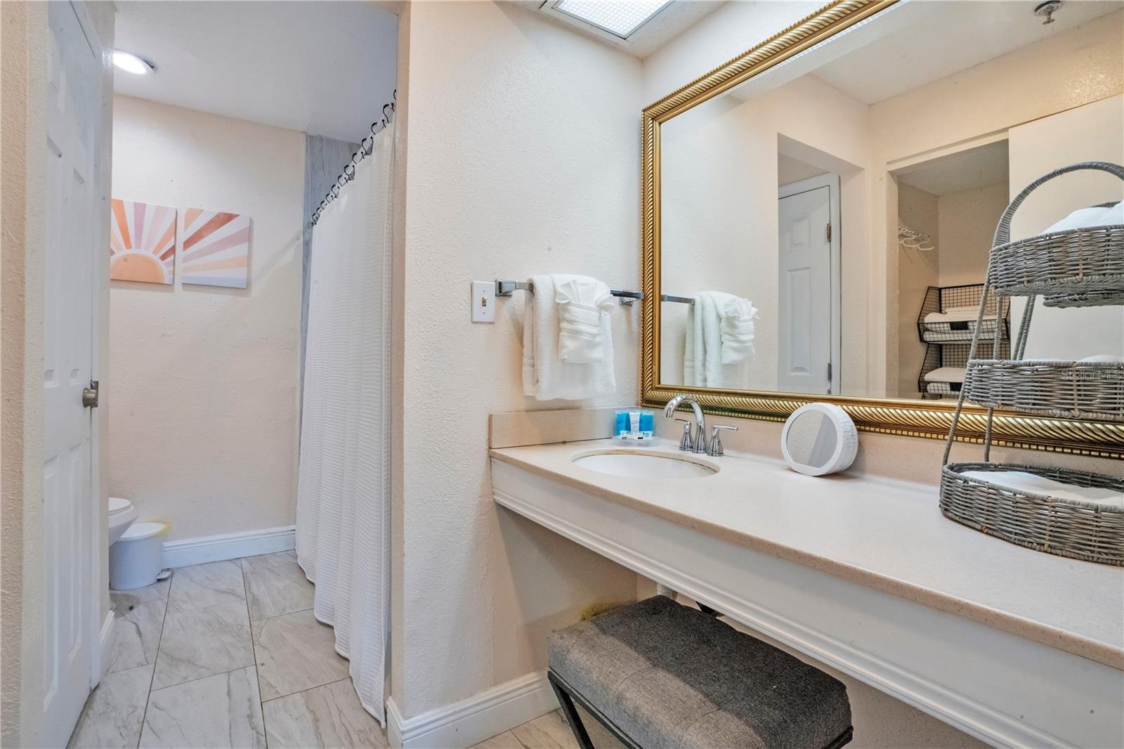 PARKWAY PALMS RESORT MAINGATE CONDO - Residential