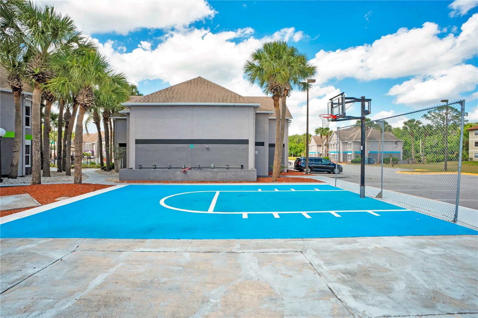 PARKWAY PALMS RESORT MAINGATE CONDO - Residential