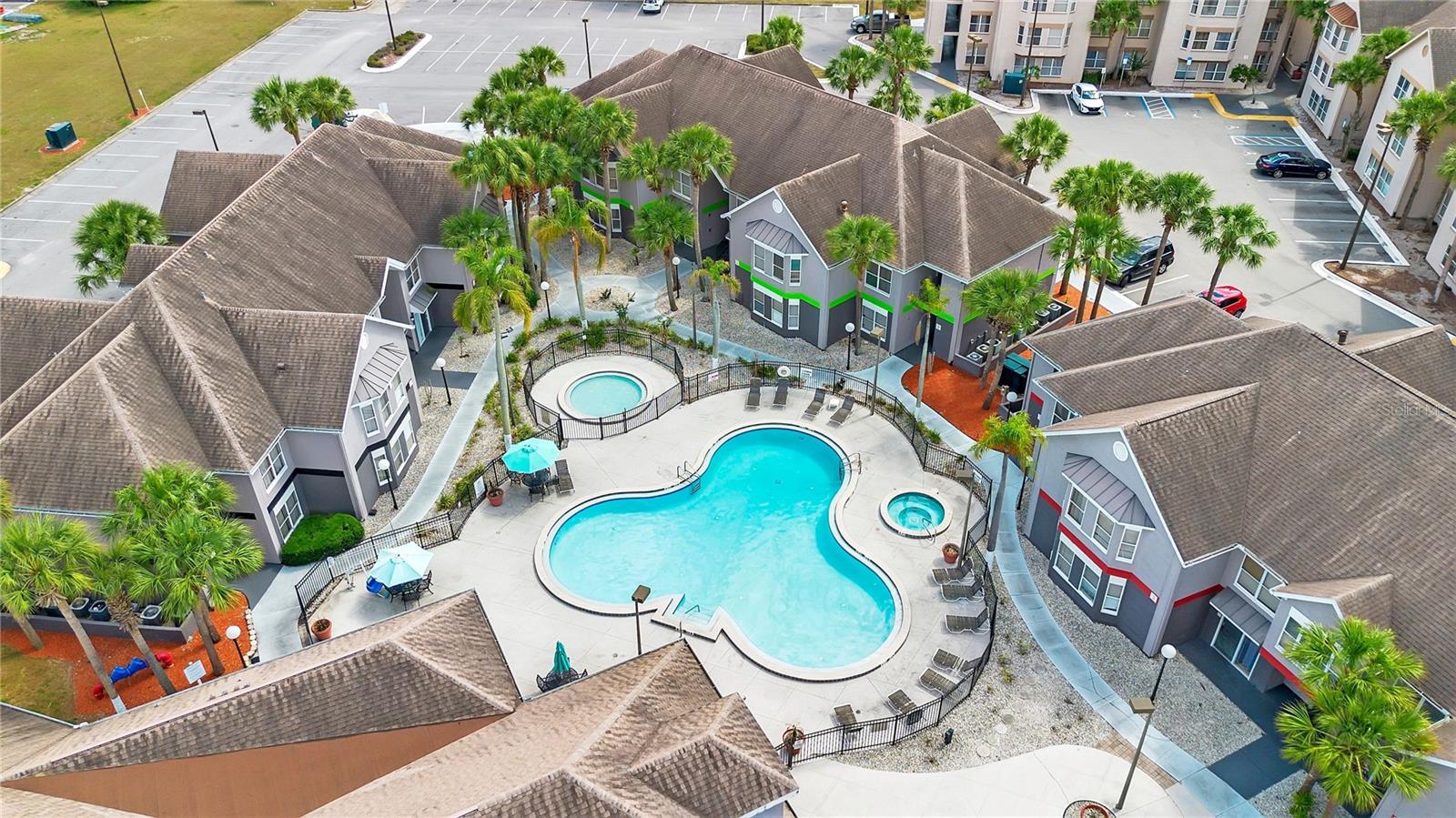 PARKWAY PALMS RESORT MAINGATE CONDO - Residential