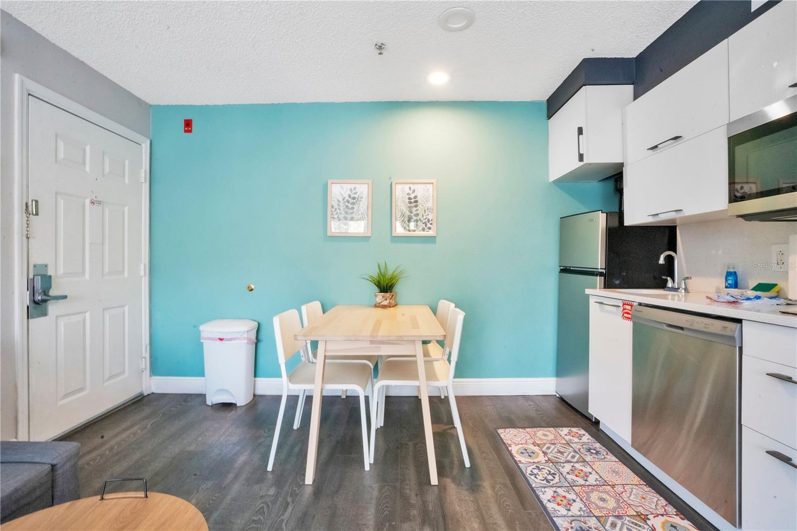 PARKWAY PALMS RESORT MAINGATE CONDO - Residential