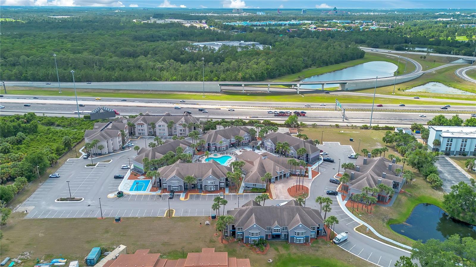 PARKWAY PALMS RESORT MAINGATE CONDO - Residential
