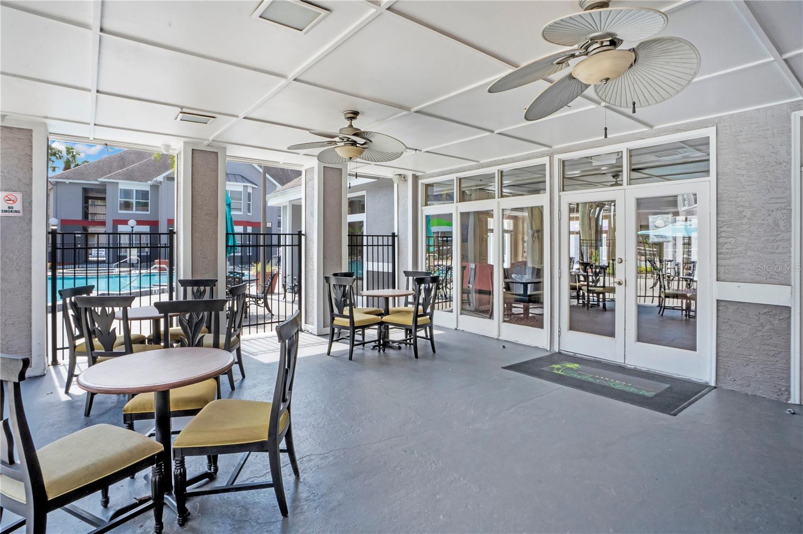 PARKWAY PALMS RESORT MAINGATE CONDO - Residential