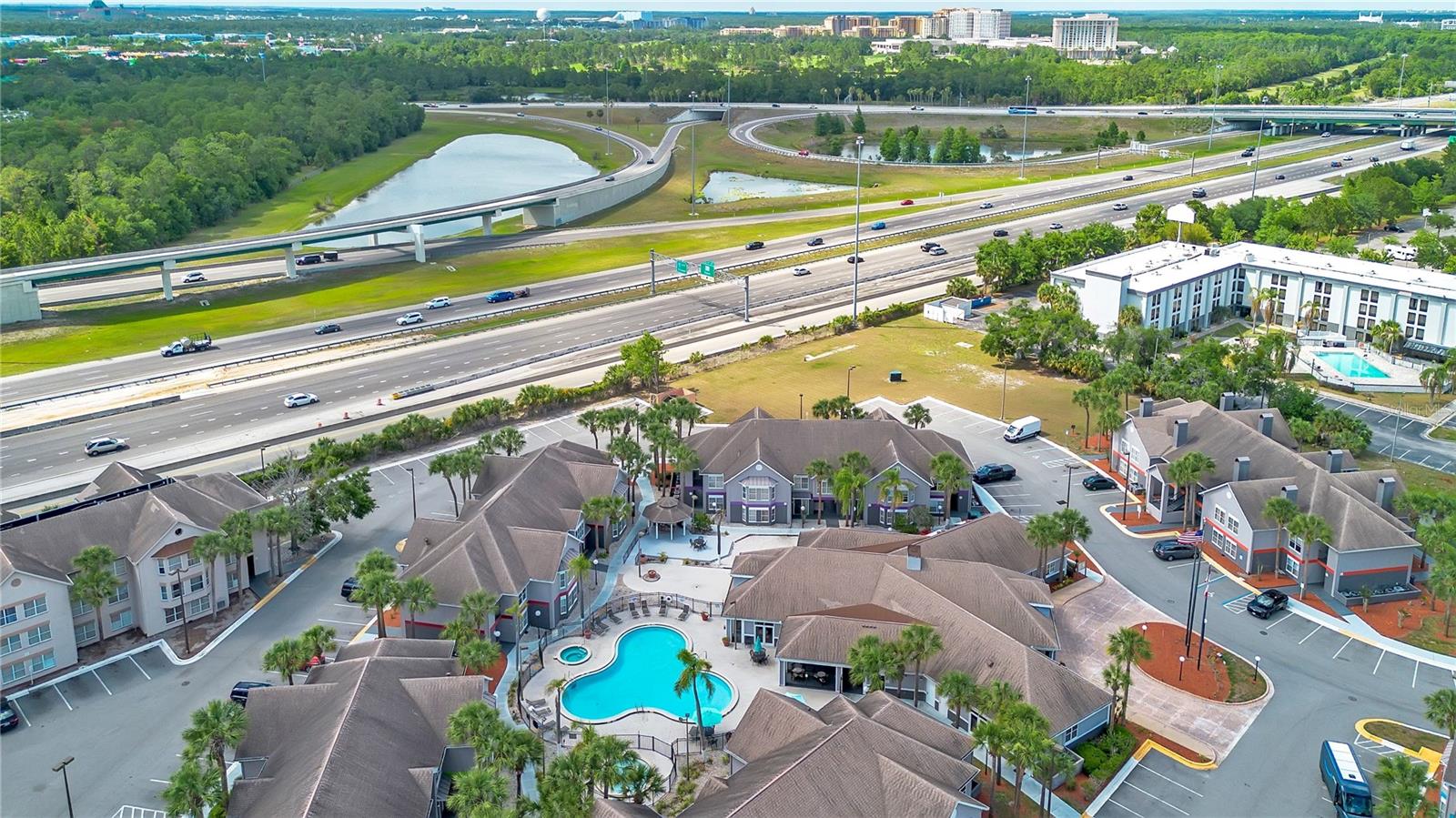PARKWAY PALMS RESORT MAINGATE CONDO - Residential