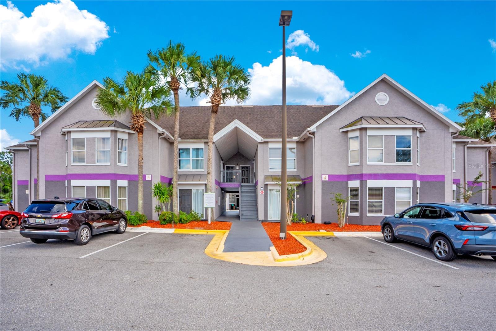 PARKWAY PALMS RESORT MAINGATE CONDO - Residential