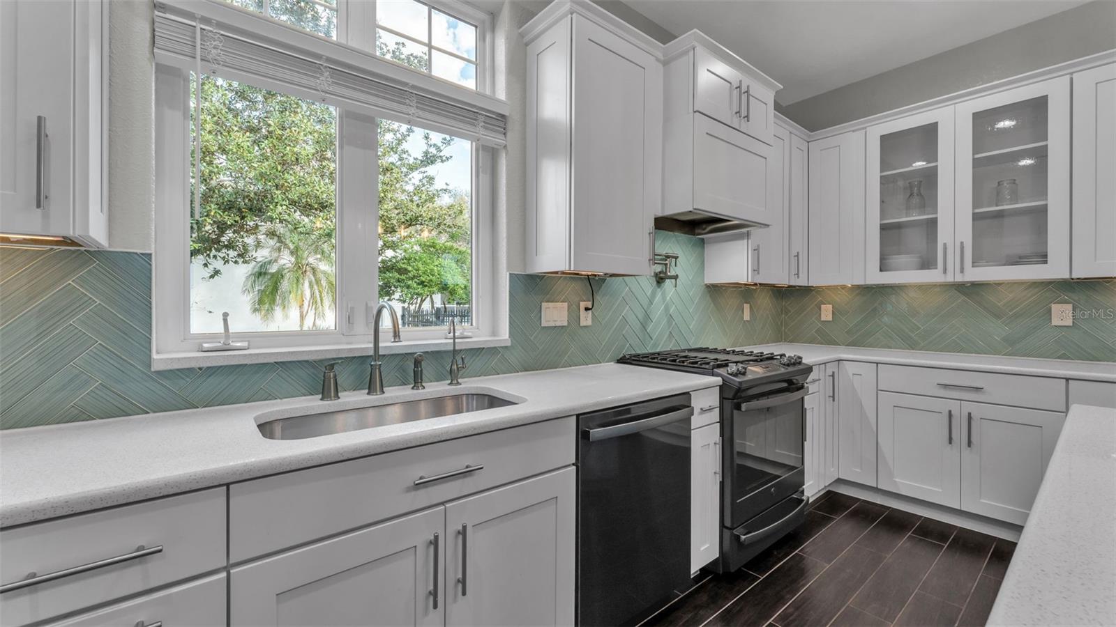 VAN FLEET ESTATES - Residential