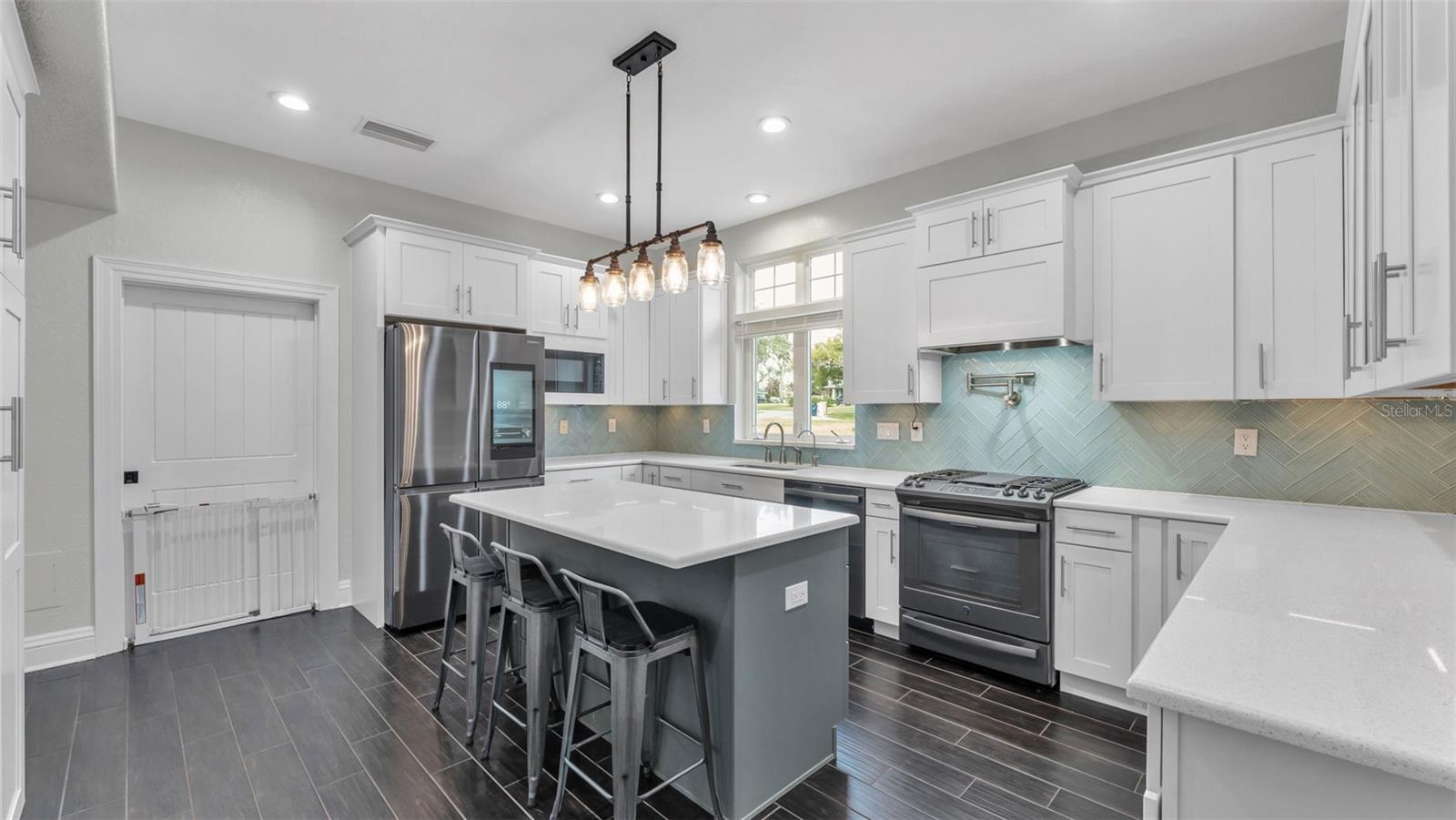 VAN FLEET ESTATES - Residential