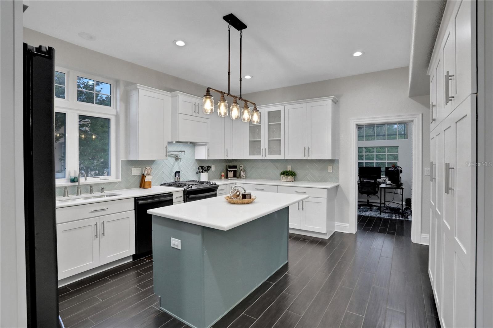 VAN FLEET ESTATES - Residential