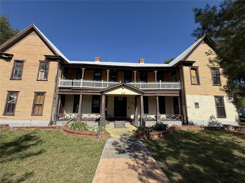 Photo of 1502 High Street, Leesburg, FL 34748 (MLS # A4706558)