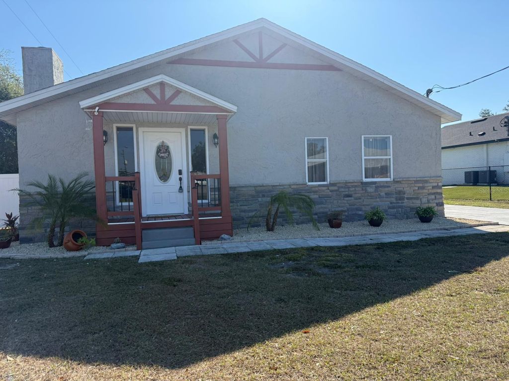 Photo of 208 Center St, Auburndale, FL 33823 (MLS # L4957529)