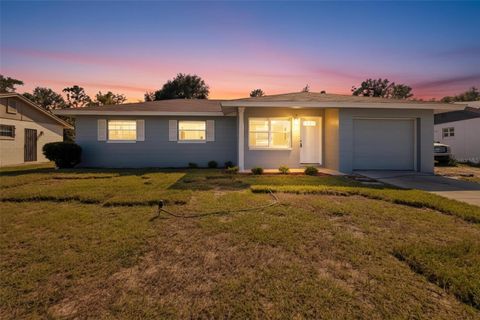 Photo of 30 W Hammon Drive, Apopka, FL 32703 (MLS # O6351553)