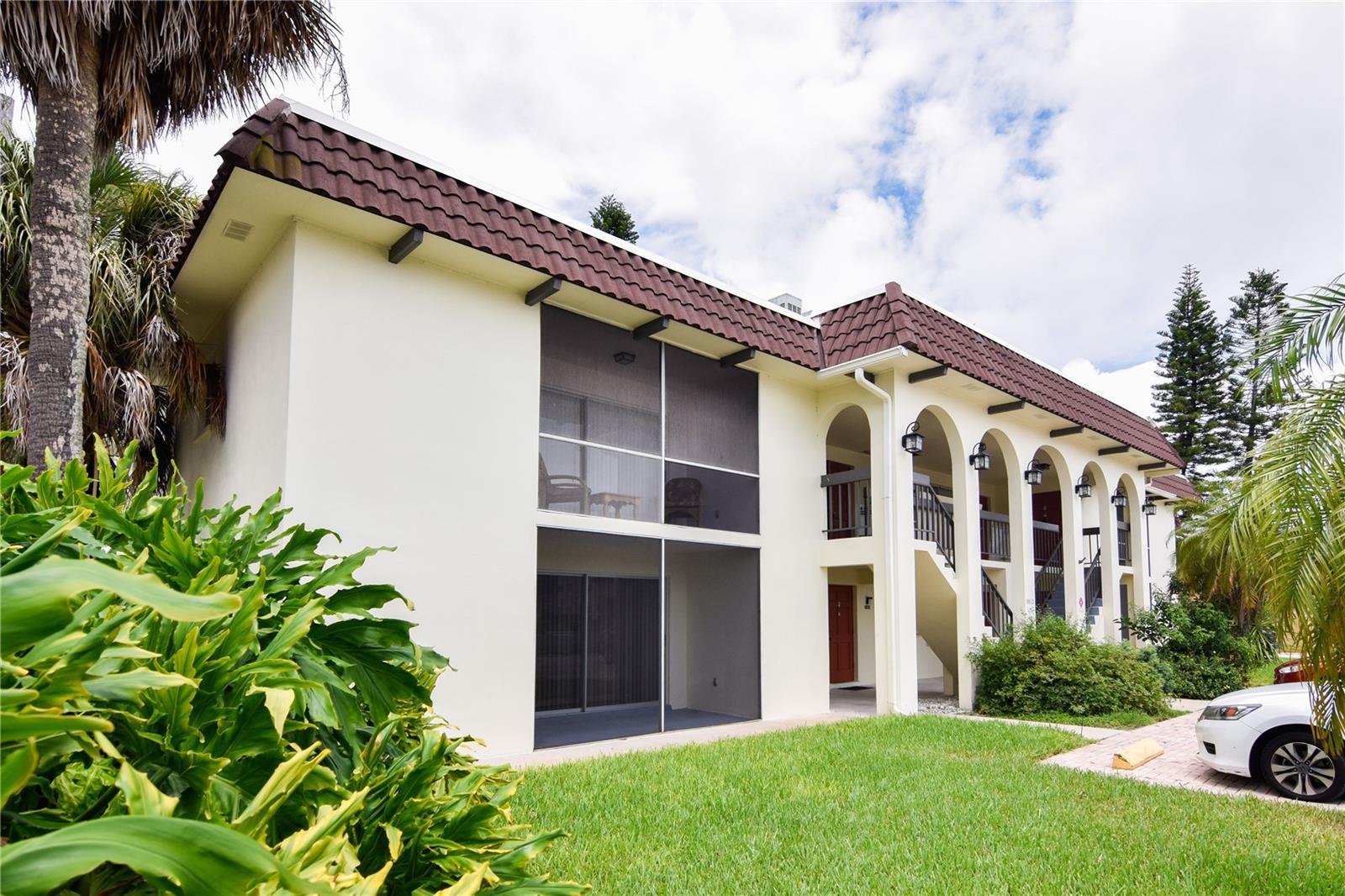 Welcome to the newly renovated Sand Dune on St Pete Beach. We have a rare opening for a 1Bed-1Bath apartment.
Inside, you'll find a completely renovated condo-grade apartment with granite counters, stainless steel appliances, 2-tone paint, and hard flooring throughout. Outside, you'll find lush landscaping, private on-site parking, a convenient laundry room, and a short walk to award-winning beaches.
Contact us today before this opportunity is gone!
[Close to Pass A Grille, Tierra Verde, Treasure Island, John’s Pass, Redington Beach, BayCare, Bay Pines, Tropicana Field, I-275, USF St Pete, Johns Hopkins All Children's Hospital