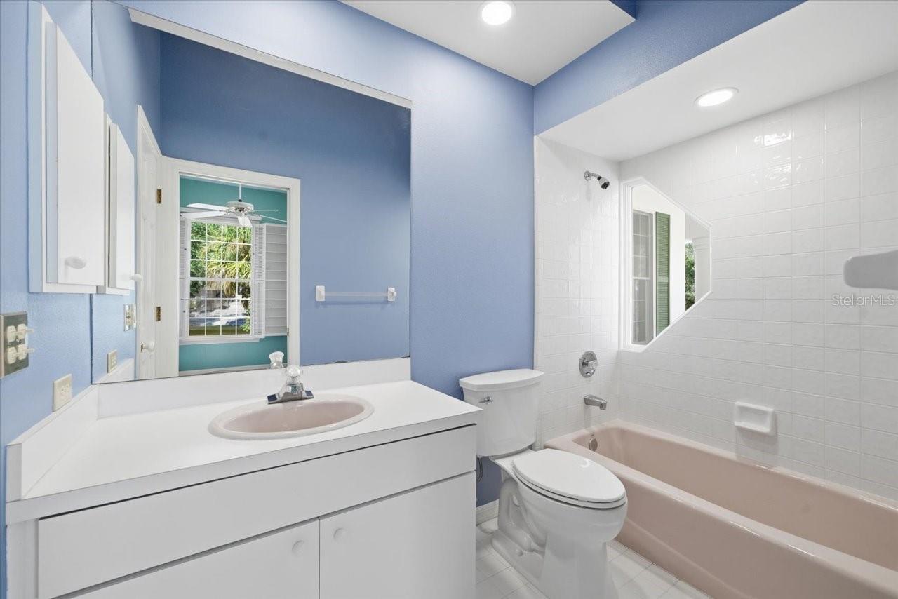 A REP OF TAMPA PALMS UNIT 1B - Residential