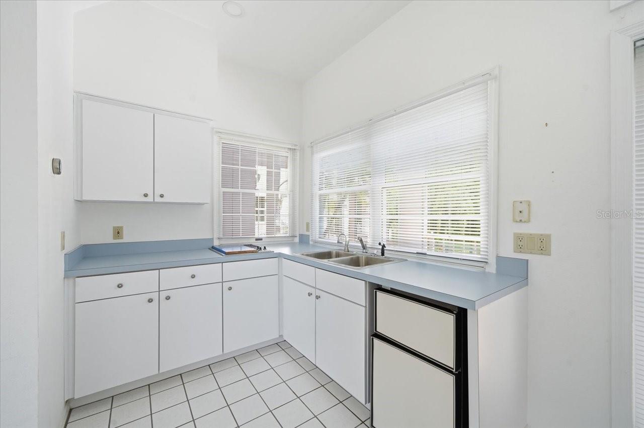 A REP OF TAMPA PALMS UNIT 1B - Residential