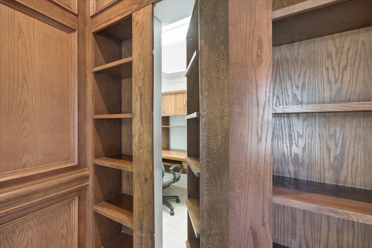 A REP OF TAMPA PALMS UNIT 1B - Residential