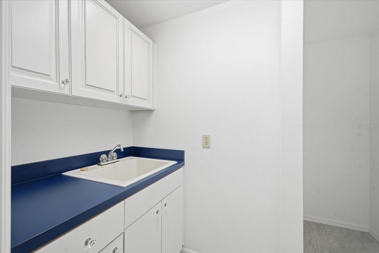 A REP OF TAMPA PALMS UNIT 1B - Residential