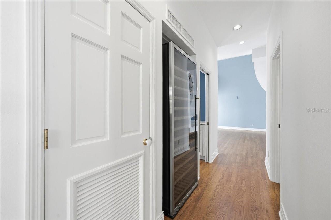 A REP OF TAMPA PALMS UNIT 1B - Residential