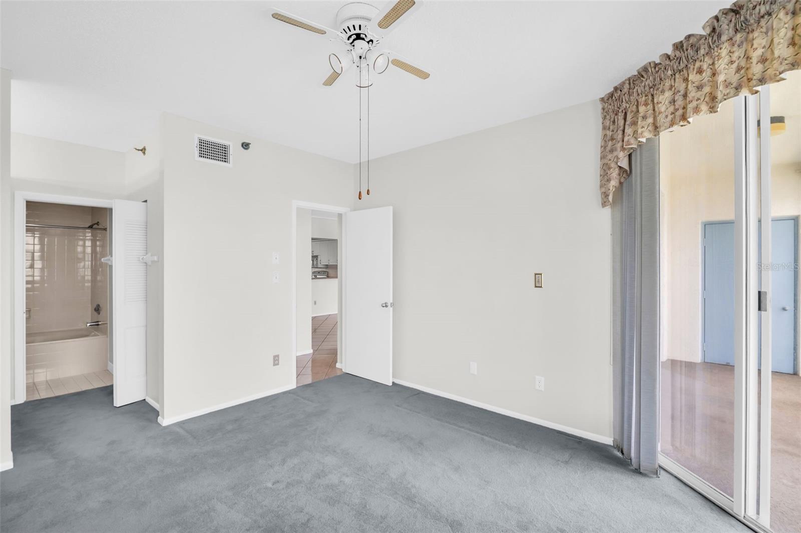 HARBOURSIDE CONDO - Residential