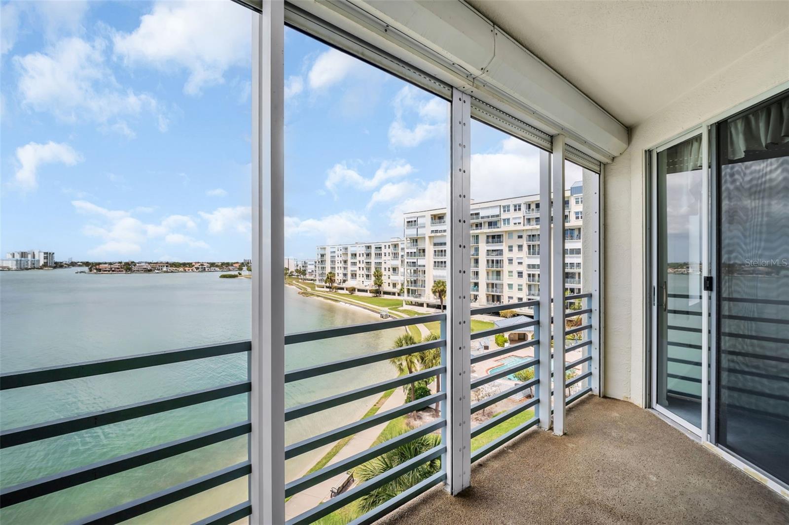 HARBOURSIDE CONDO - Residential